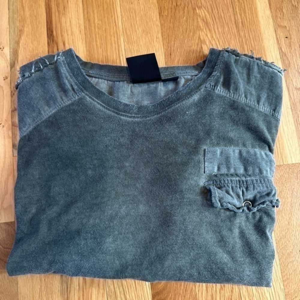 alademiks Pocket T Green Distressed Color. Size 3XL Perfect Condition